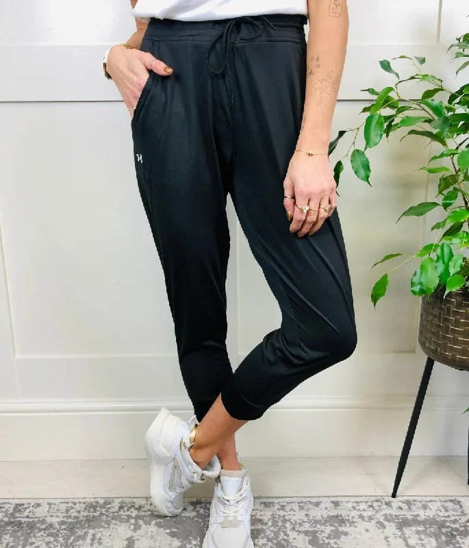 Black Loose Capri Joggers